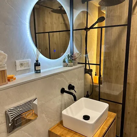 Central Apartment Апартамент